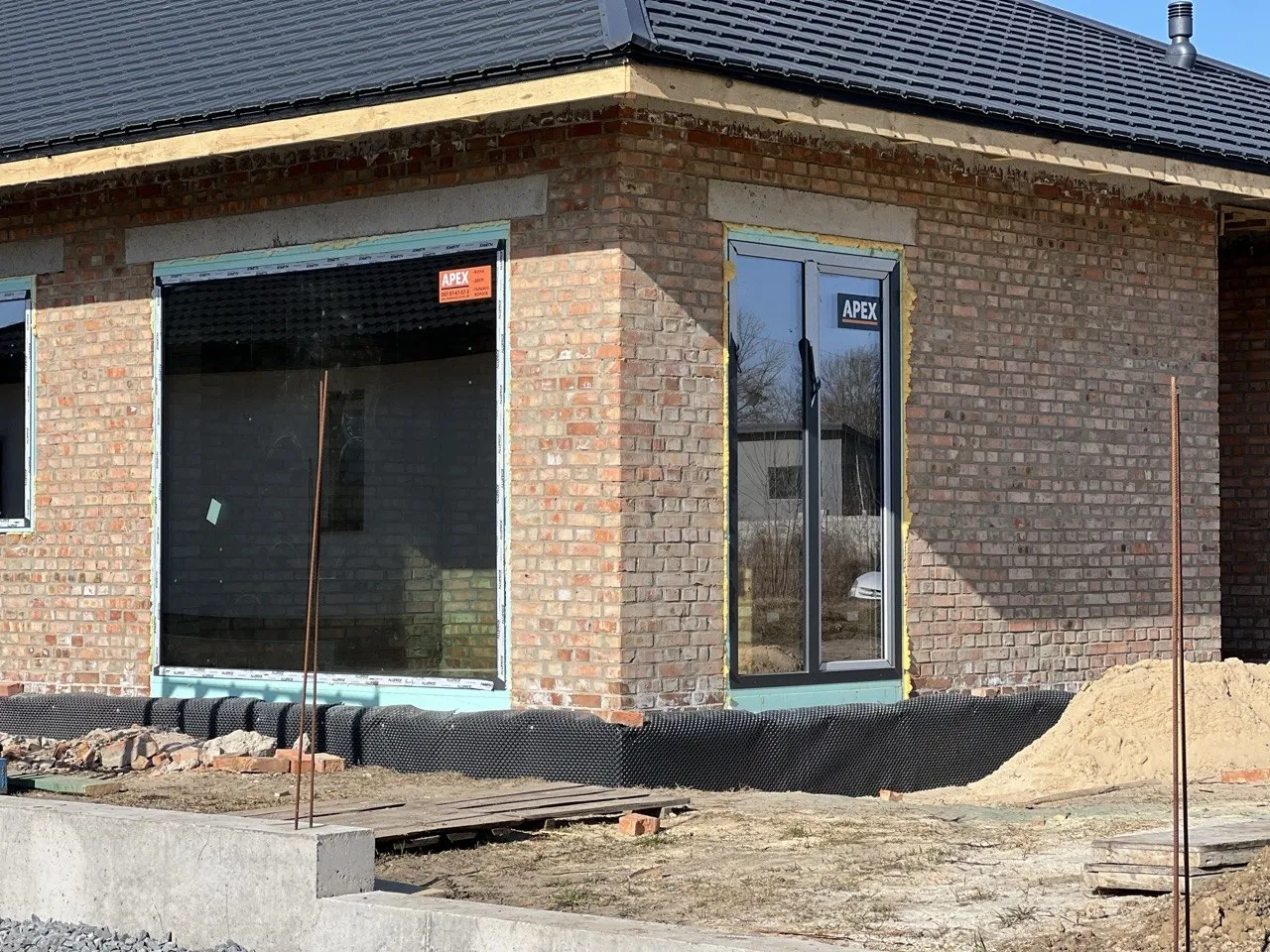 Панорамне алюмінієве вікно під ключ — APEX, Рівне