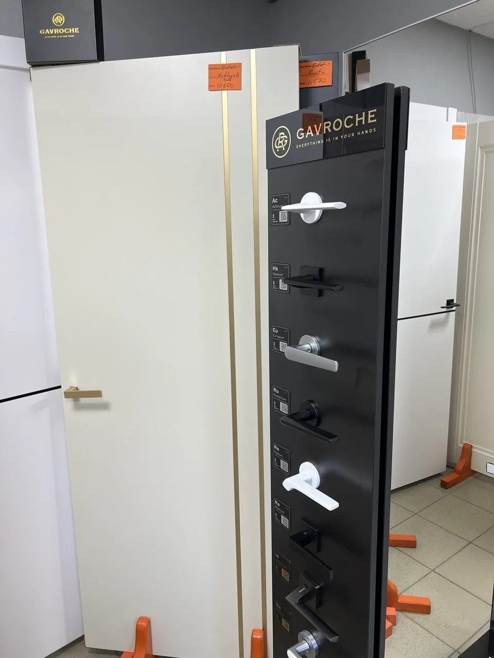 Інтер'єрні двері для квартири — комплексне рішення APEX, Рівне